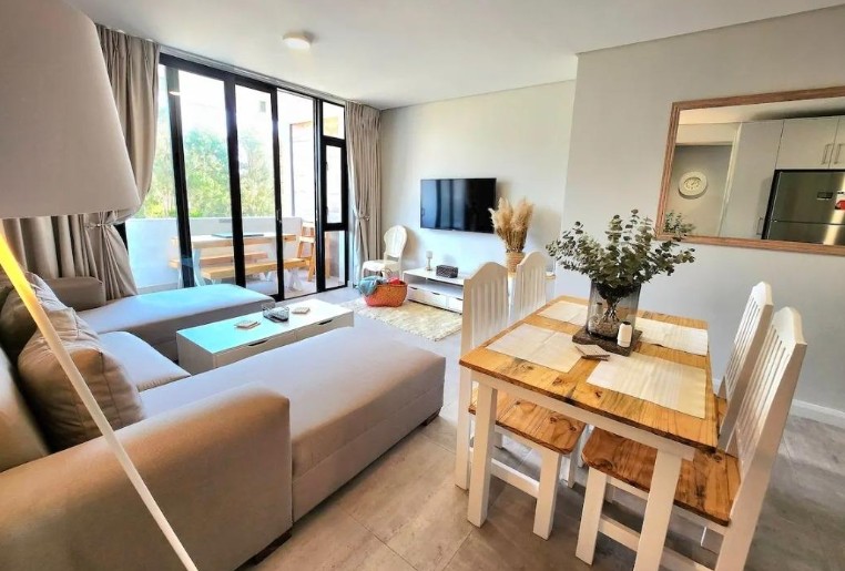 2 Bedroom Property for Sale in Summerstrand Eastern Cape